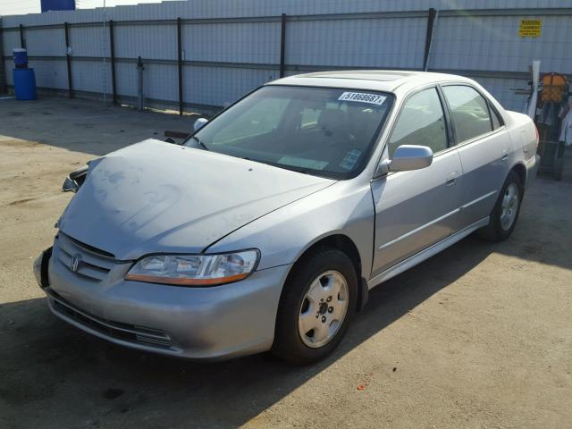 1HGCG16542A029176 - 2002 HONDA ACCORD EX SILVER photo 2