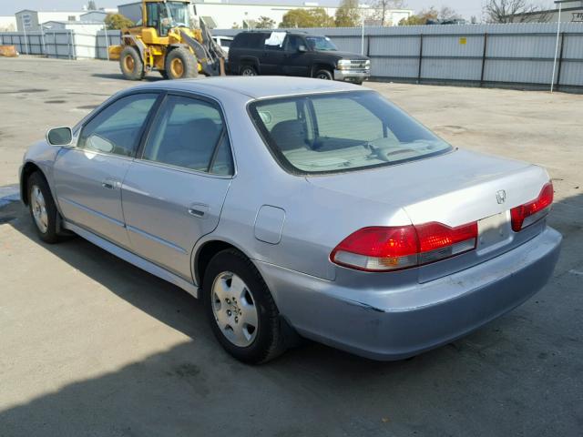 1HGCG16542A029176 - 2002 HONDA ACCORD EX SILVER photo 3