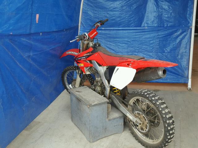 JH2ME10314M004986 - 2004 HONDA CRF250 R RED photo 3