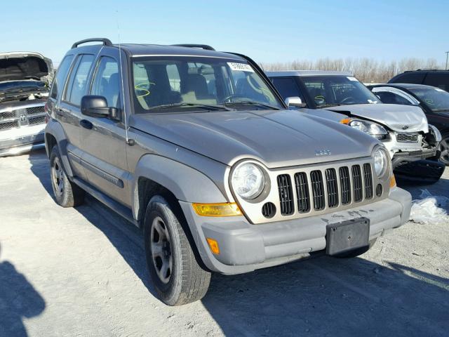 1J4GL48K05W697087 - 2005 JEEP LIBERTY SP GOLD photo 1