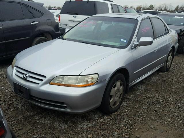 1HGCG165X2A057192 - 2002 HONDA ACCORD EX SILVER photo 2