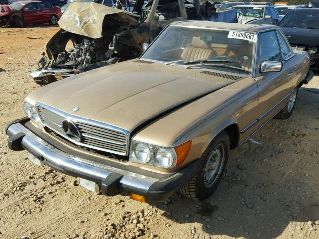 WDBBA45A7DB019748 - 1983 MERCEDES-BENZ 380 SL GOLD photo 2