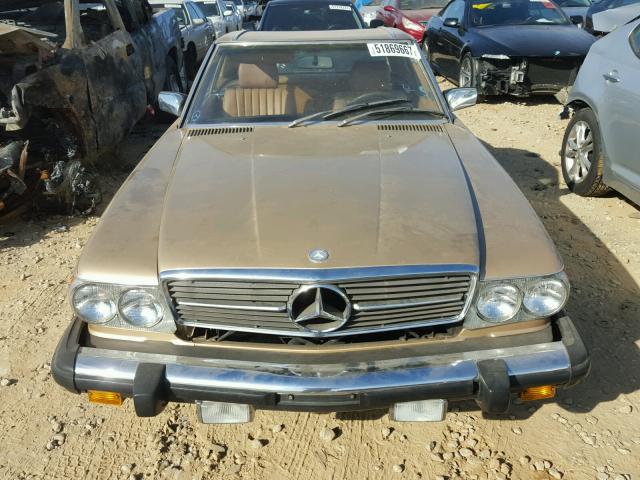 WDBBA45A7DB019748 - 1983 MERCEDES-BENZ 380 SL GOLD photo 9