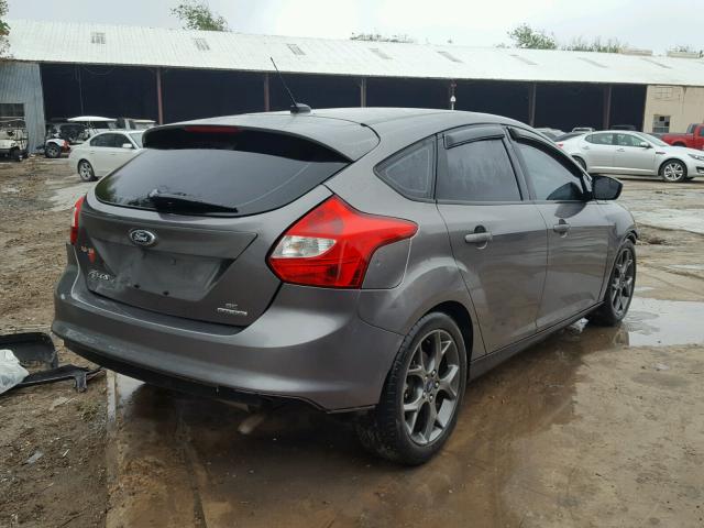 1FADP3K23EL246923 - 2014 FORD FOCUS SE GRAY photo 4