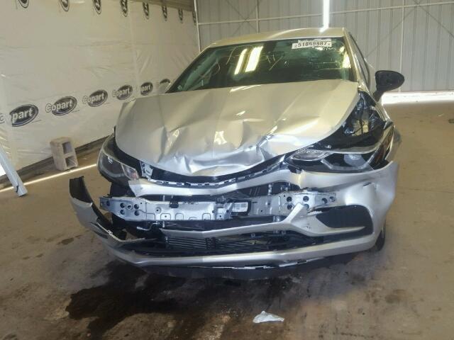 1G1BE5SM6H7166218 - 2017 CHEVROLET CRUZE LT SILVER photo 9