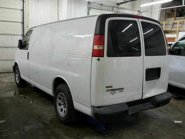 1GCUHAD4XA1114449 - 2010 CHEVROLET EXPRESS G1 WHITE photo 3