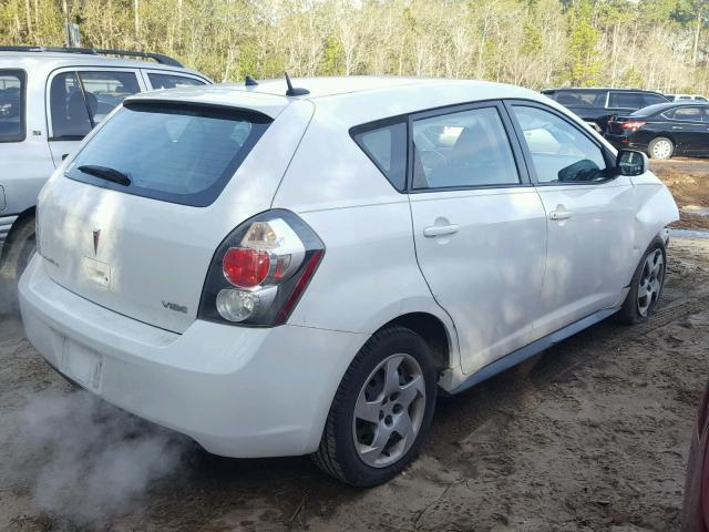 5Y2SP6E83AZ409564 - 2010 PONTIAC VIBE WHITE photo 4