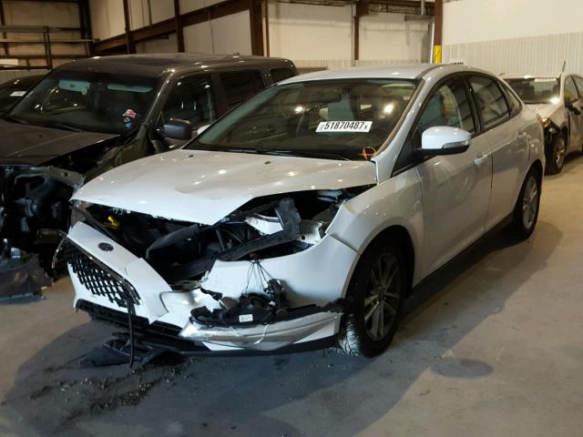 1FADP3F25FL234333 - 2015 FORD FOCUS SE WHITE photo 2