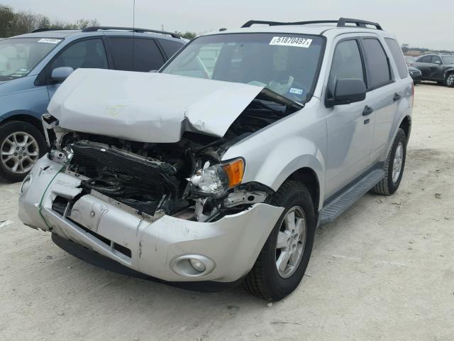 1FMCU03759KA15617 - 2009 FORD ESCAPE XLT SILVER photo 2