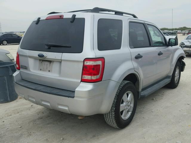 1FMCU03759KA15617 - 2009 FORD ESCAPE XLT SILVER photo 4