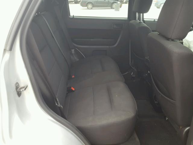 1FMCU03759KA15617 - 2009 FORD ESCAPE XLT SILVER photo 6