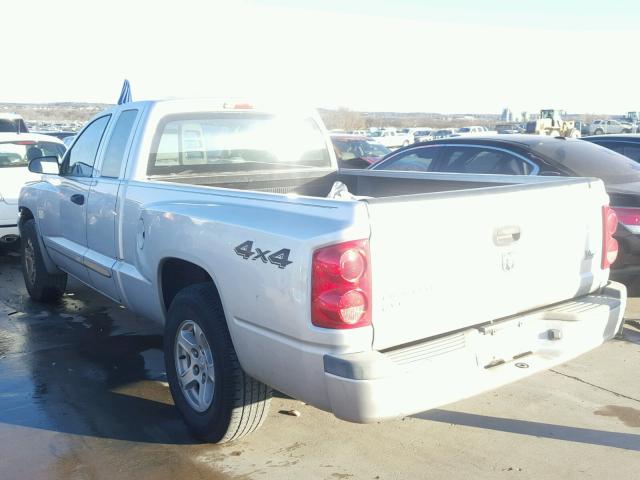 1D7HW42N75S237989 - 2005 DODGE DAKOTA SLT SILVER photo 3