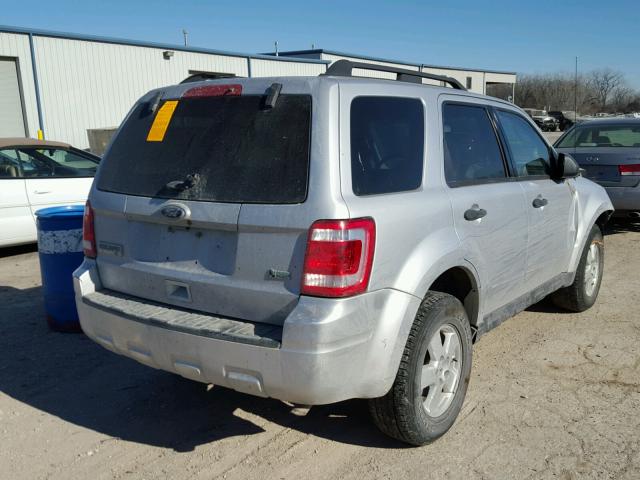 1FMCU9DG9BKB75038 - 2011 FORD ESCAPE XLT SILVER photo 4