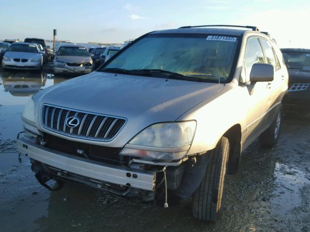 JTJGF10U810099395 - 2001 LEXUS RX 300 GOLD photo 2