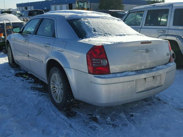 2C3KA43D49H615398 - 2009 CHRYSLER 300 LX SILVER photo 3