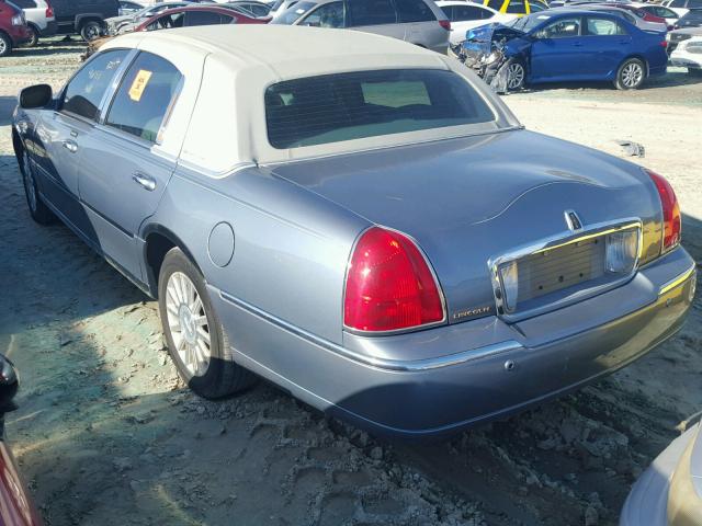 1LNHM81W14Y640973 - 2004 LINCOLN TOWN CAR E BLUE photo 3