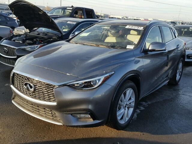SJKCH5CP9JA046768 - 2018 INFINITI QX30 BASE GRAY photo 2