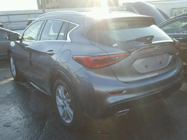 SJKCH5CP9JA046768 - 2018 INFINITI QX30 BASE GRAY photo 3