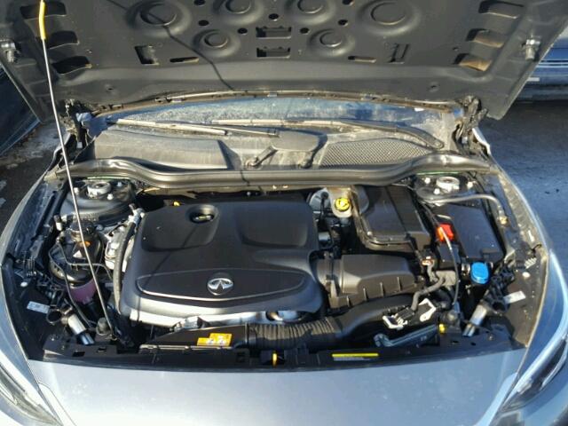 SJKCH5CP9JA046768 - 2018 INFINITI QX30 BASE GRAY photo 7