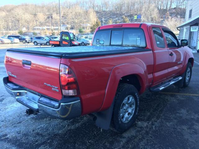 5TETX62N66Z235936 - 2006 TOYOTA TACOMA PRE RED photo 4