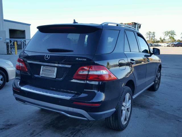 4JGDA5HB6CA026937 - 2012 MERCEDES-BENZ ML 350 4MA BLACK photo 4