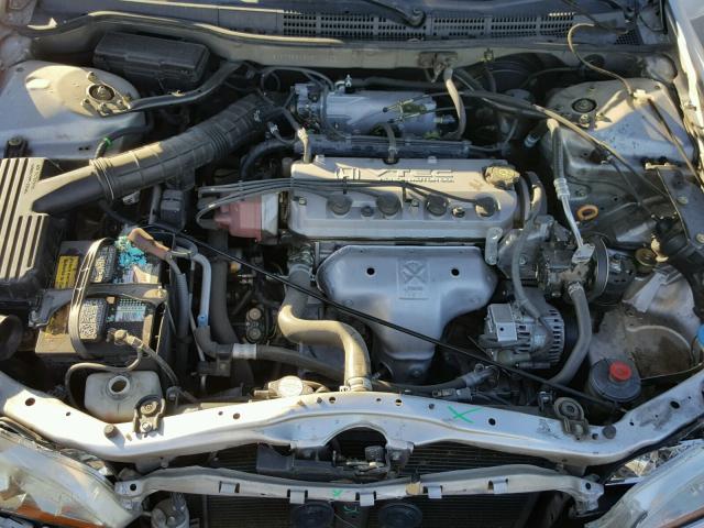 3HGCG56462G704235 - 2002 HONDA ACCORD LX SILVER photo 7