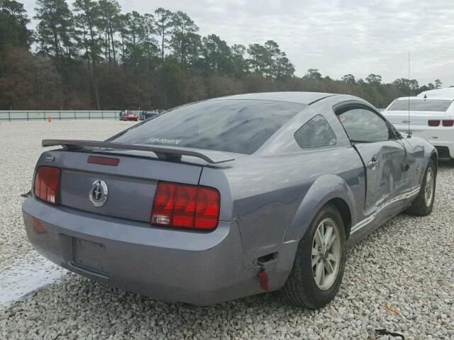 1ZVFT80N865124523 - 2006 FORD MUSTANG GRAY photo 4