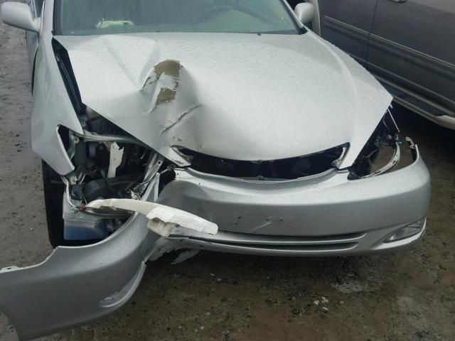 4T1BE30K03U761472 - 2003 TOYOTA CAMRY LE ვერცხლისფერი ფოტო 9