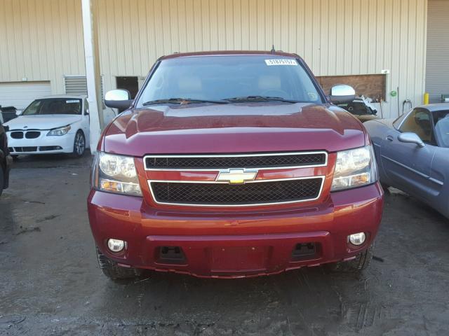 1GNSCJE03BR160460 - 2011 CHEVROLET SUBURBAN C RED photo 9