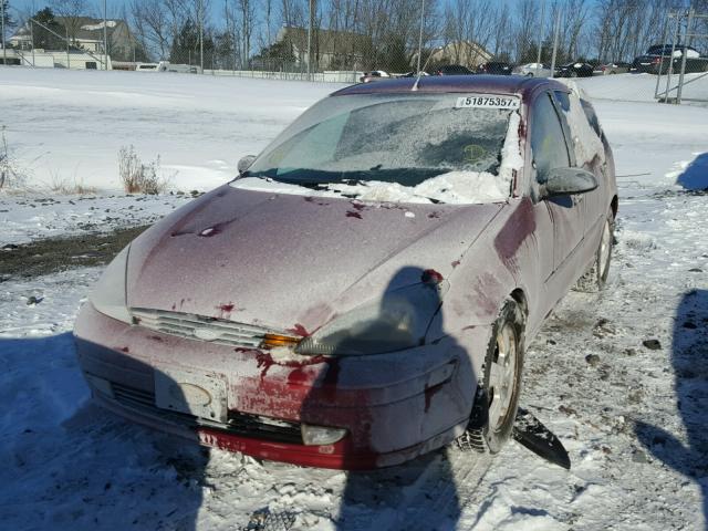 3FAFP37324R126167 - 2004 FORD FOCUS ZX5 RED photo 2