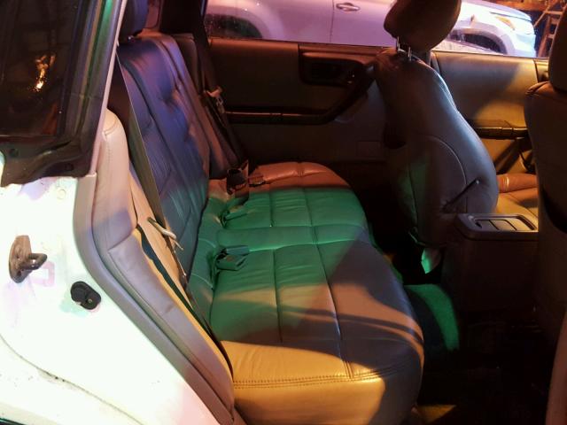 JF1SF6554WH751360 - 1998 SUBARU FORESTER S WHITE photo 6