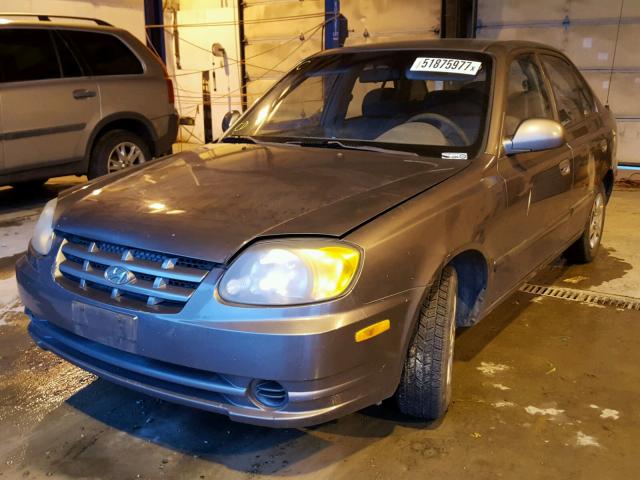 KMHCG45C34U507472 - 2004 HYUNDAI ACCENT GL GRAY photo 2