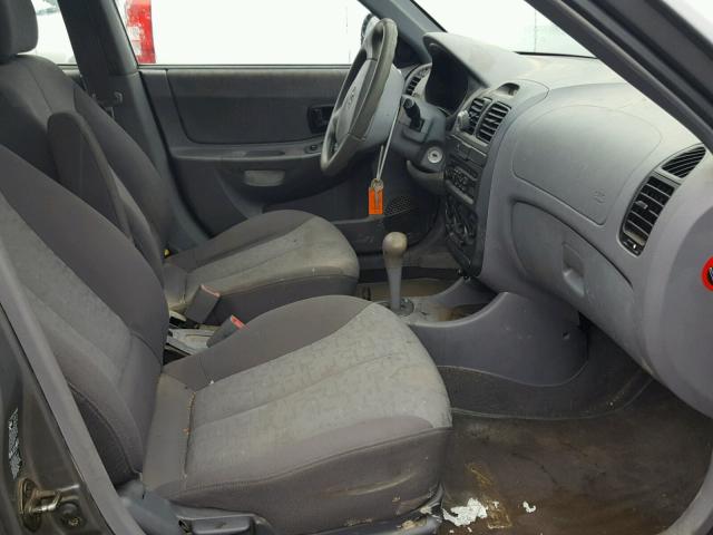 KMHCG45C34U507472 - 2004 HYUNDAI ACCENT GL GRAY photo 5