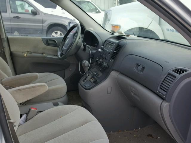 KNDMB233366049955 - 2006 KIA SEDONA EX SILVER photo 5