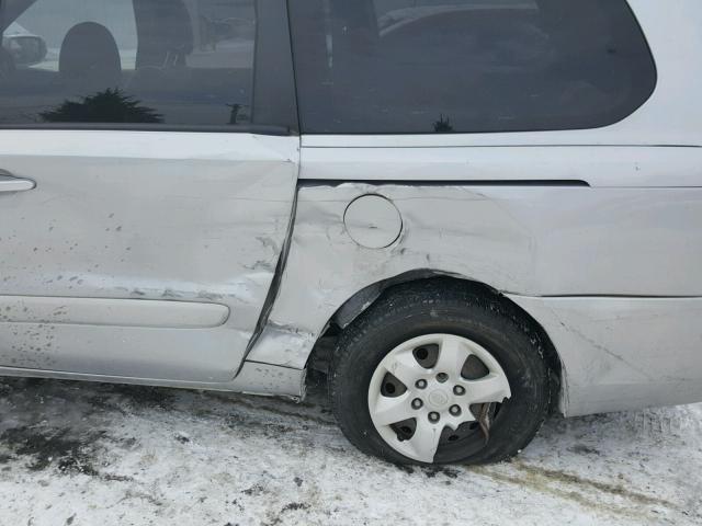 KNDMB233366049955 - 2006 KIA SEDONA EX SILVER photo 9