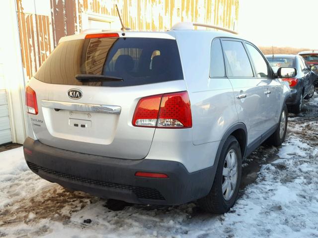 5XYKT3A63CG246169 - 2012 KIA SORENTO BA SILVER photo 4