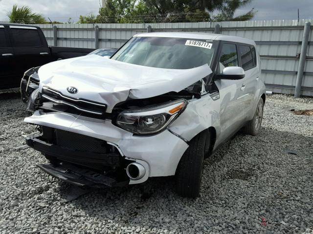 KNDJP3A56J7506565 - 2018 KIA SOUL + SILVER photo 2