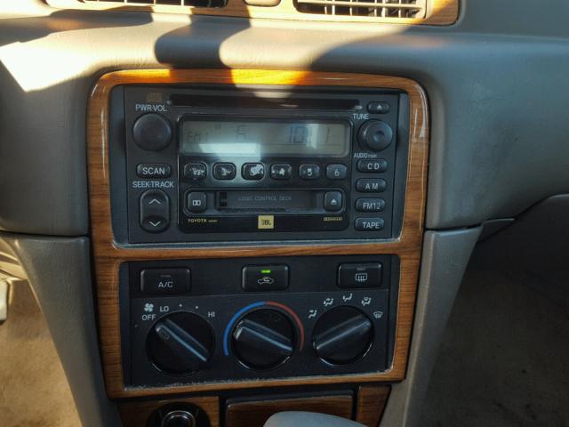 4T1BF22K01U118086 - 2001 TOYOTA CAMRY LE თაფლისფერი ფოტო 9