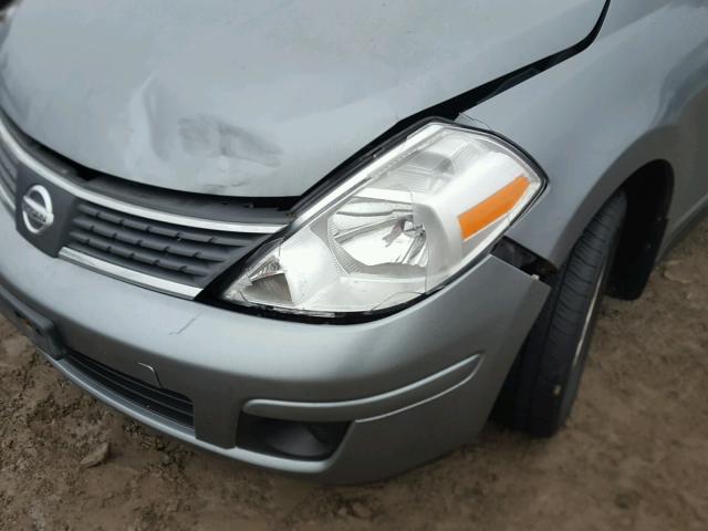 3N1BC13E77L448913 - 2007 NISSAN VERSA S GRAY photo 9