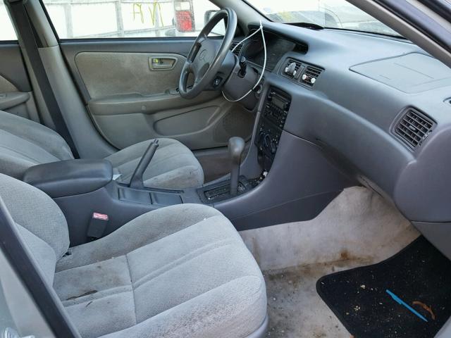 4T1BG22K4YU691032 - 2000 TOYOTA CAMRY CE GRAY photo 5