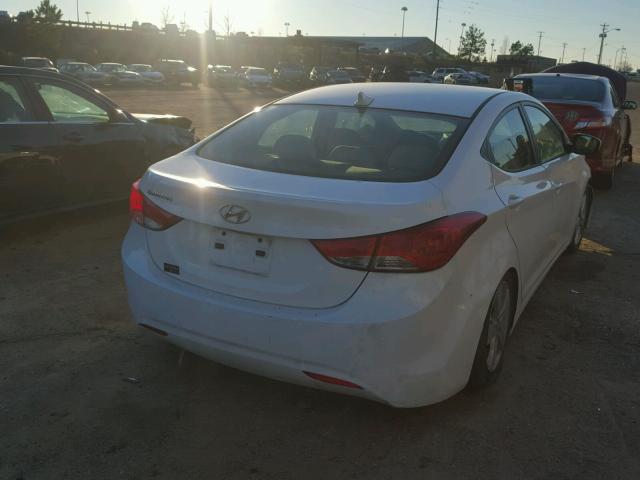 5NPDH4AE5DH367030 - 2013 HYUNDAI ELANTRA GL WHITE photo 4