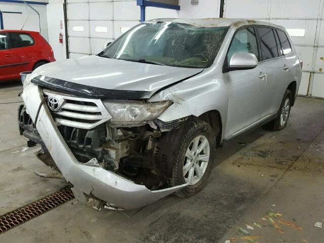 5TDBK3EH5DS181733 - 2013 TOYOTA HIGHLANDER GRAY photo 2