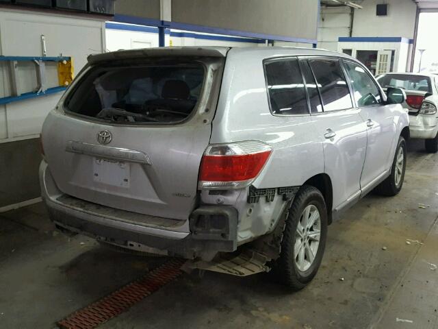 5TDBK3EH5DS181733 - 2013 TOYOTA HIGHLANDER GRAY photo 4