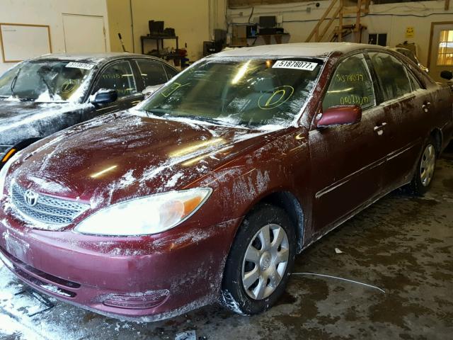 4T1BE32K03U235355 - 2003 TOYOTA CAMRY LE RED photo 2