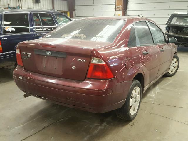 1FAHP34NX6W191590 - 2006 FORD FOCUS ZX4 MAROON photo 4