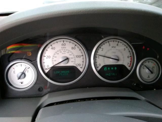 2A8HR54149R601108 - 2009 CHRYSLER TOWN & COU WHITE photo 8