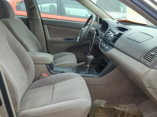 4T1BE32K05U065579 - 2005 TOYOTA CAMRY LE Gold Foto 5