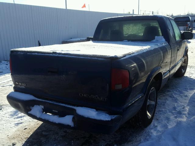 1GCCS19WX28181858 - 2002 CHEVROLET S TRUCK S1 BLUE photo 4