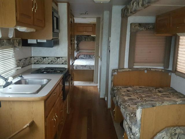 5B4LP37J4Y3315635 - 2000 WORKHORSE CUSTOM CHASSIS MOTORHOME WHITE photo 6