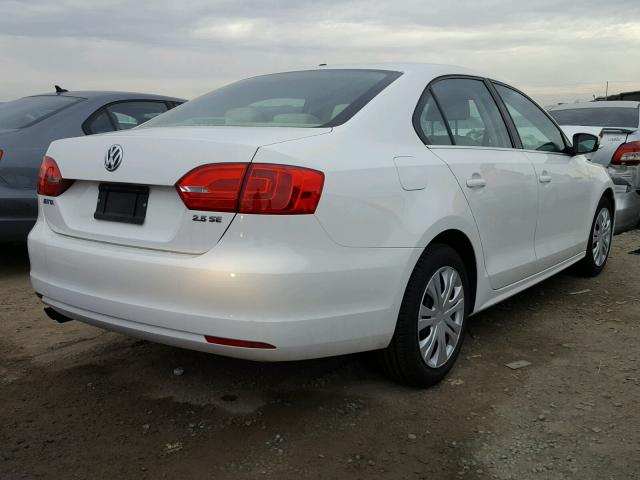 3VWDP7AJXDM384169 - 2013 VOLKSWAGEN JETTA SE WHITE photo 4